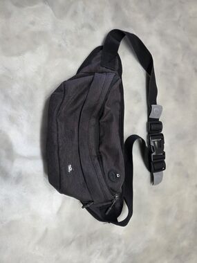 Waterfly Black Fannie Pack/Belt Bag - Minimal Everyday Carry